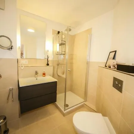 Am Apartment *
